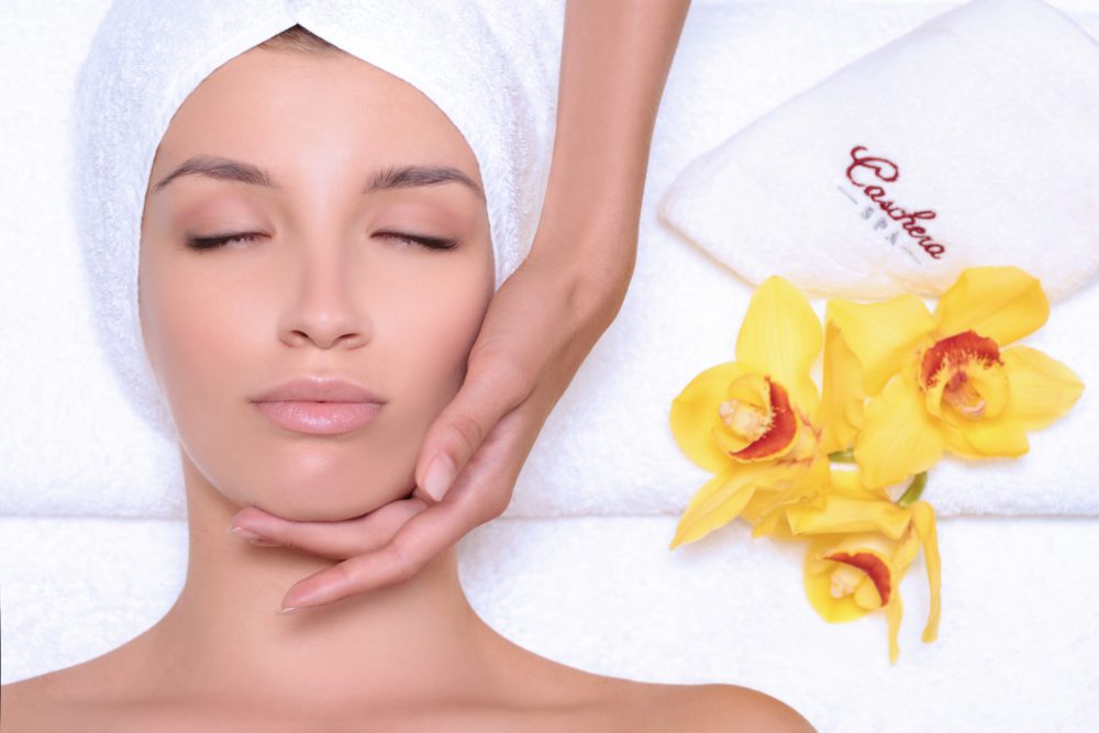 Trattamento viso rilassante con orchidee gialle